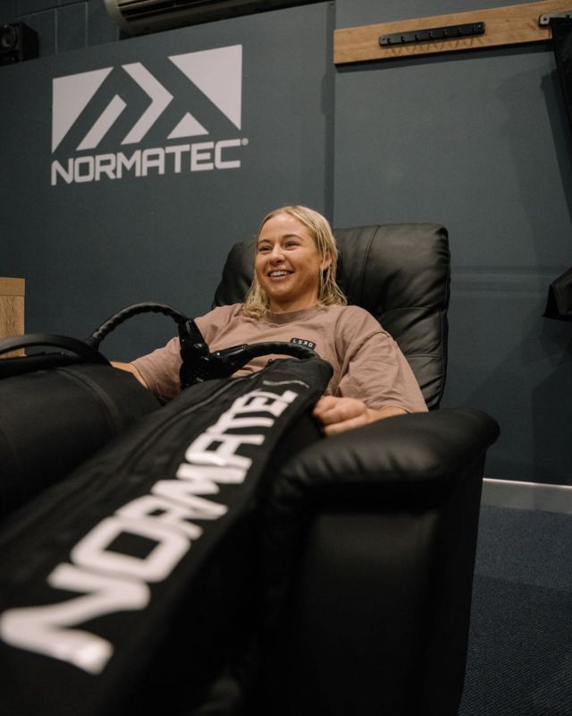 Let your body feel refreshed and revived after using our Normatec Compression therapy boots! It’s like a 45 minute massage for your legs while you recline back in our cinema style recovery lounge 🙌🏼 

After a hard training session, we can often experience some delayed onset muscle soreness (DOMS). This can prevent us from performing our best the next time we go to train. Compression therapy lessens the effects of DOMS by stimulating blood circulation. This increase in blood circulation reduces swelling/inflammation and flushes out excess waste products, such as lactic acid, that gets built up in the muscle during exercise. 

Book your session in after you train to experience the effects for yourself! You can do this via the link in our bio.

•
•
•

#musclerecovery #fitness #recovery #wellness #painrelief #health #healthylifestyle #workout #postworkout #selfcare #musclepain #sportsrecovery #backpain #bodybuilding #painmanagement #athlete #energy #jointpain #fitnessmotivation #lifestyle #running #runnersofinstagram #strengthtraining #performance #peakperformance #recoveryday
#contrasttherapy #icebath