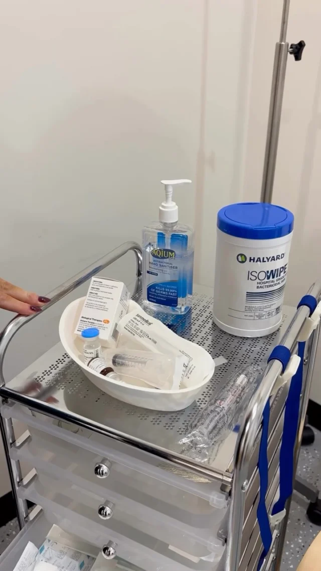 GRWM to start an IV👩‍⚕️
IV bookings via the link in the bio 🔗
